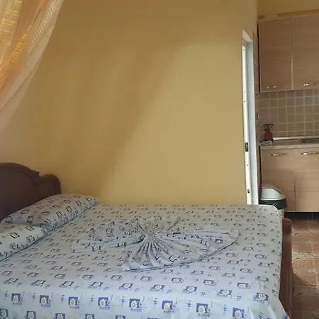 Garsoniere Me Qera Guest house 2*