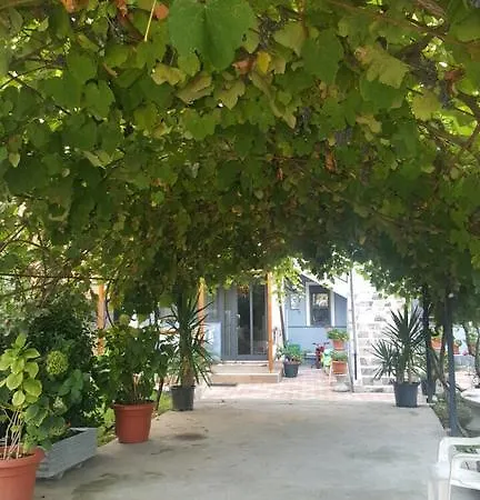 Guest house Garsoniere Me Qera Durres