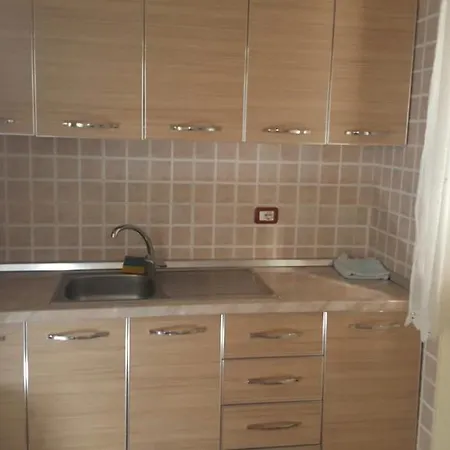 بيت ضيافة Garsoniere Me Qera